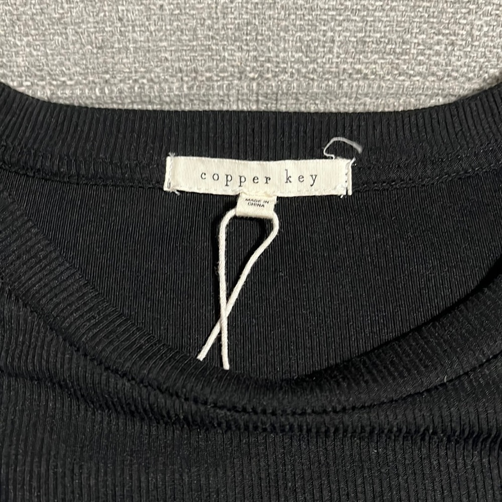 Black ribbed shirt L